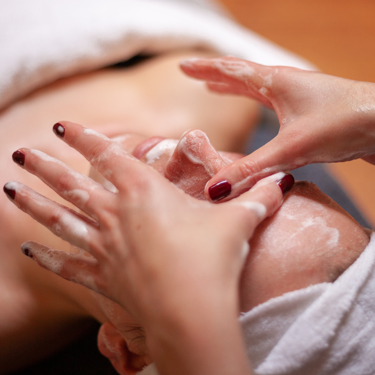 Facial gezichtsbehandeling by Denn